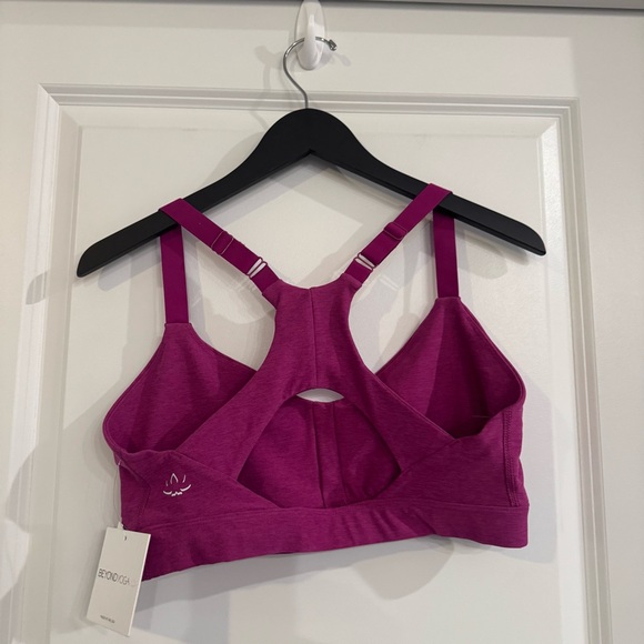 Beyond Yoga Spacedye On Center Sports Bra in Magenta Heather - Picture 3 of 6